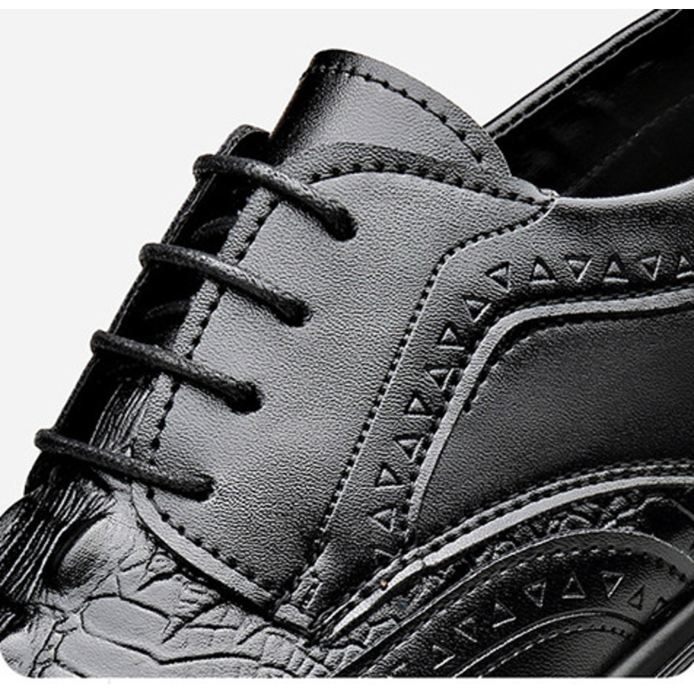 2025 New Spring Business Casual British Brogue Leather Men's Wedding Shoes_voghion.com