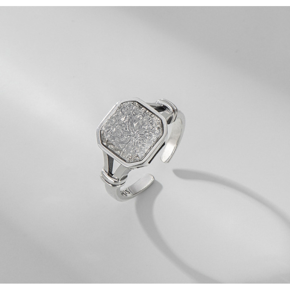 Silber Ring Mit White Tea Stein Und Quadratischem Diamant Damen_voghion.com