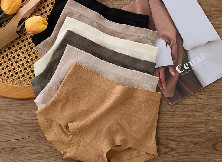 Aimudu Autumn Winter Boxer Briefs Skin-Friendly Soft Mid-Waist Elastic Women's New Year Ancora Red Cotton Underwear_voghion.com