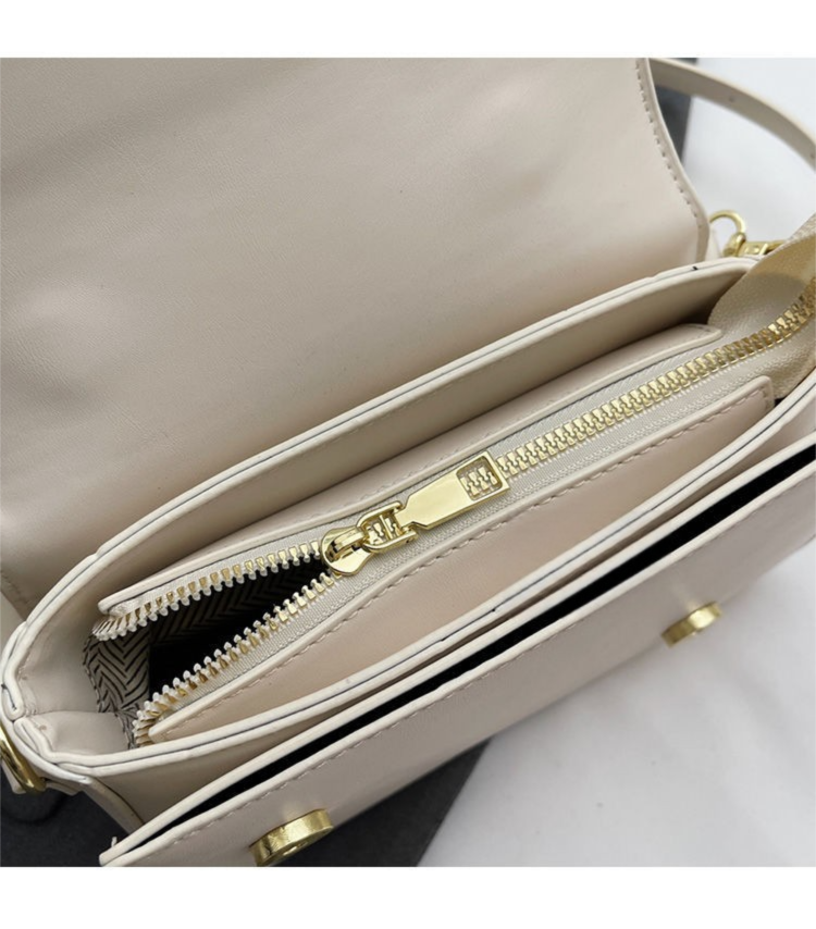 This Year's Trendy Niche Design 2024 New Women's Crossbody Fashionable Super Popular Handheld Small Square Bags_voghion.com