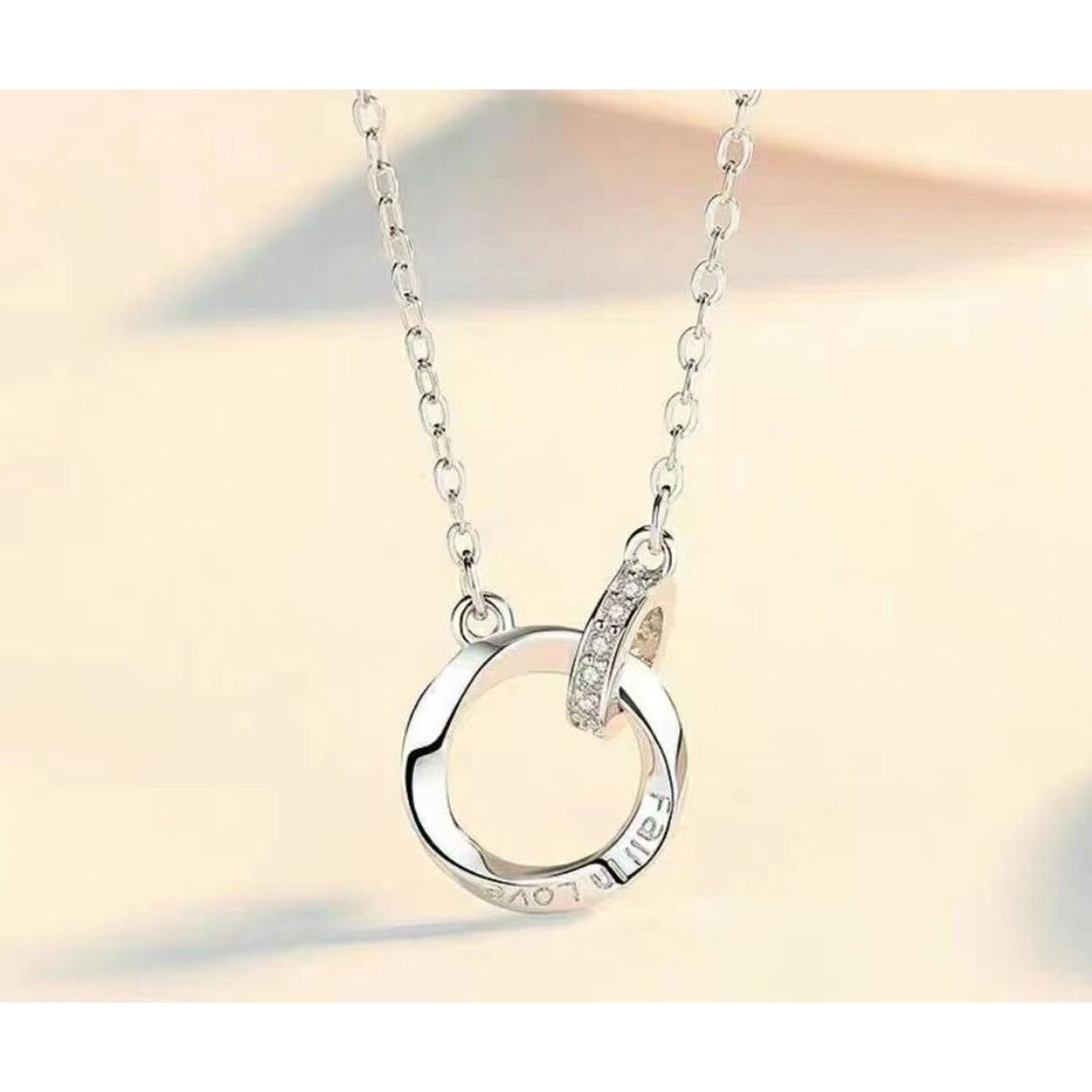 Mobius loop punottu kaulakoru 925 hopeaa lahja pariskunnalle_voghion.com