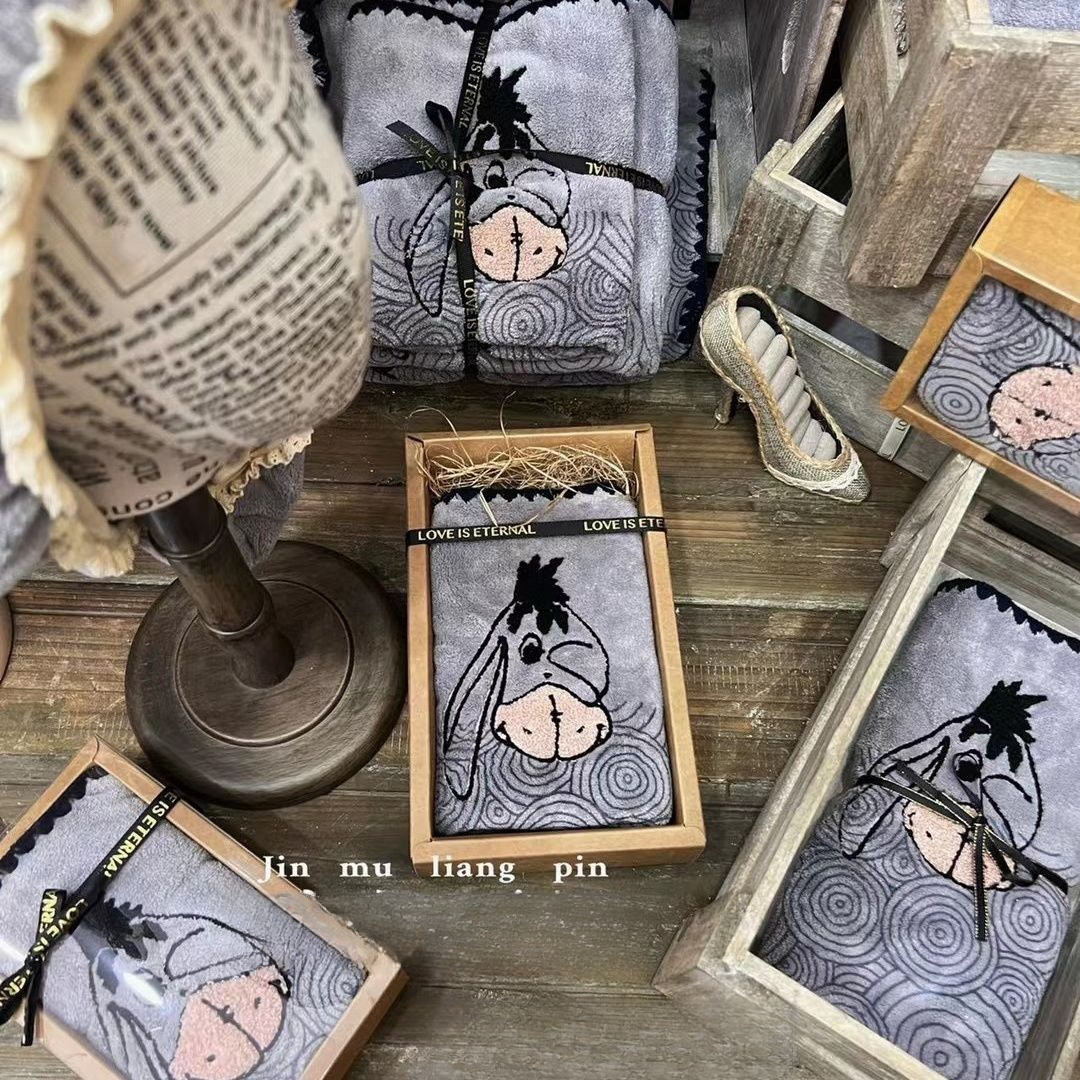 Jinmu Liangpin - Set da bagno con ricamo a forma di asino, tre asciugamani grandi, assorbenti e spessi, anti-pelucchi, ad asciugatura rapida_voghion.com