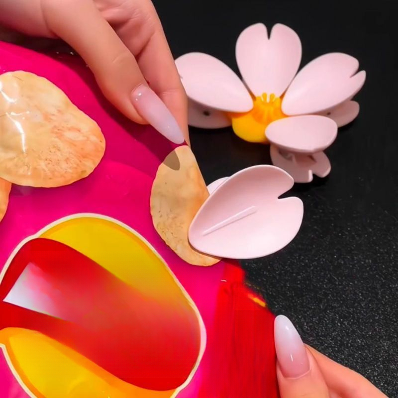 Nuova clip magnetica a forma di petalo di fiore di ciliegio, clip per sigillare snack in casa, decorazione creativa per il frigorifero_voghion.com
