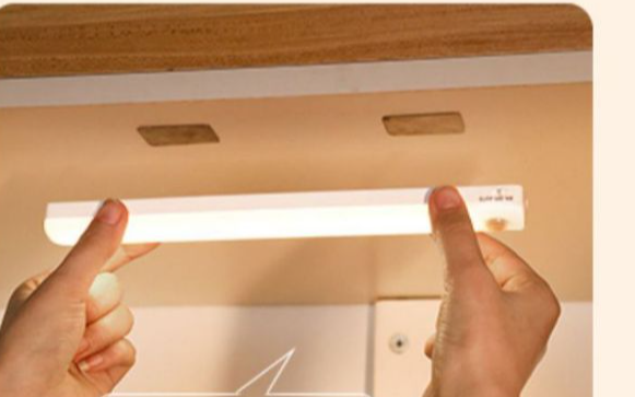 Scala con sensore di movimento intelligente, suono e controllo automatici, armadio, ricarica wireless notturna, luce notturna a LED_voghion.com