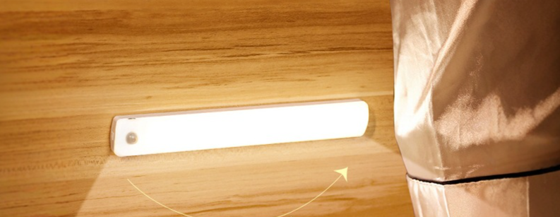 Scala con sensore di movimento intelligente, suono e controllo automatici, armadio, ricarica wireless notturna, luce notturna a LED_voghion.com