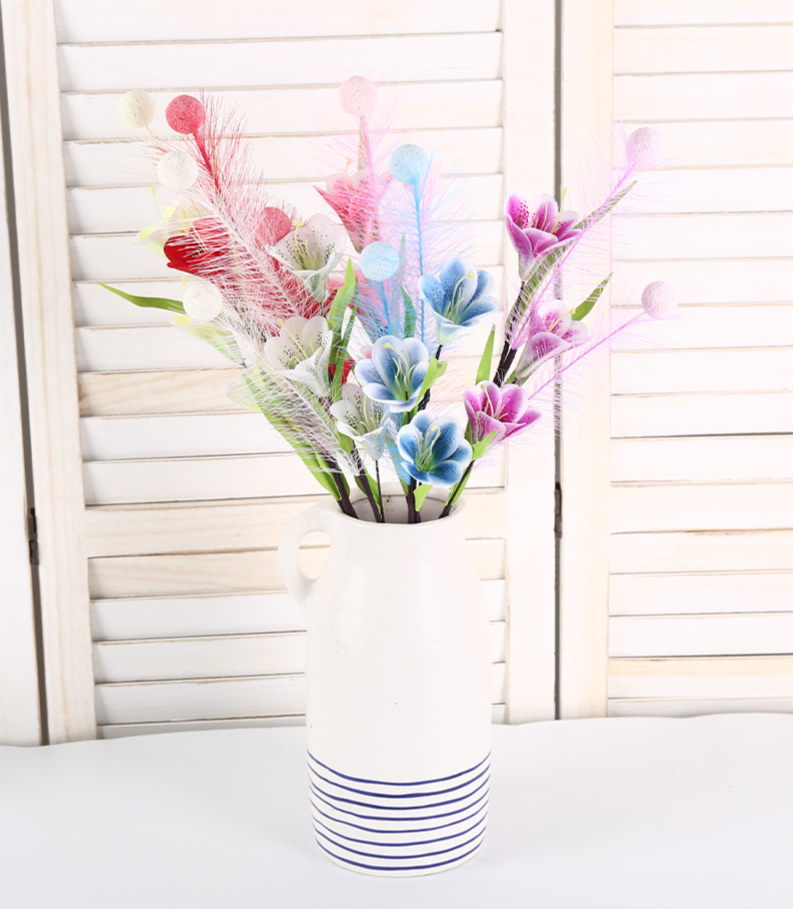 Ramo de lirios y bolas doradas flores artificiales con junco_voghion.com