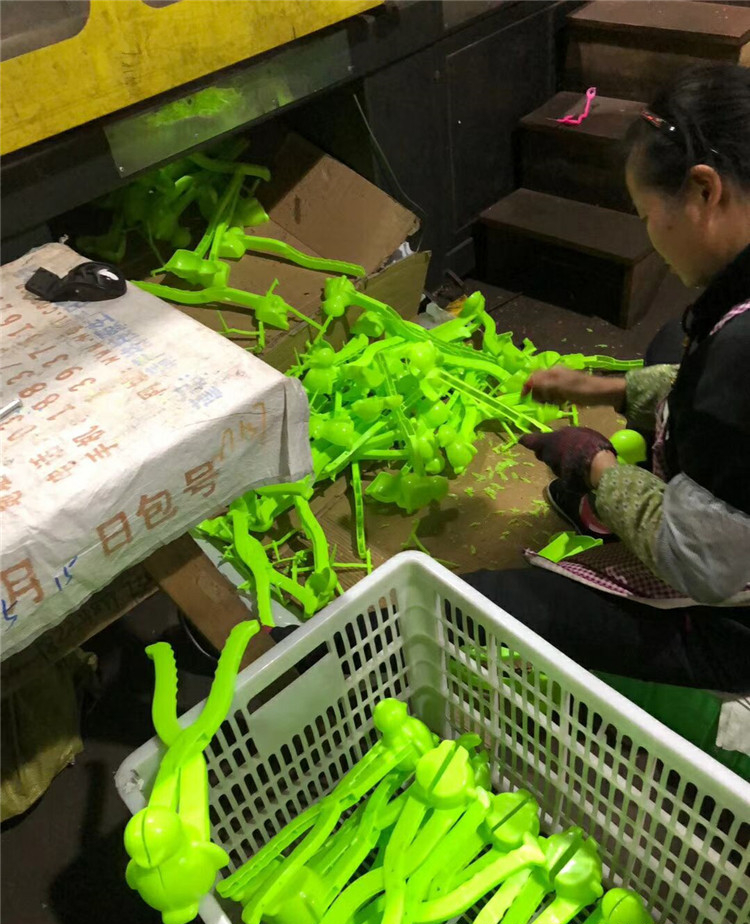 Slitta Panda Cartoon Piccola Snowboard Bambini Neve Gioco Sabbia Scivolo Erba Terra Slitta_voghion.com