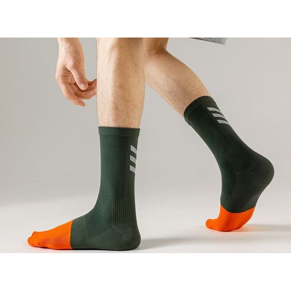 Road Bike Mid-Calf Cycling Reflective Outdoor Professional Men And Women Breathable Sports Running Socks Quick-Dry_voghion.com