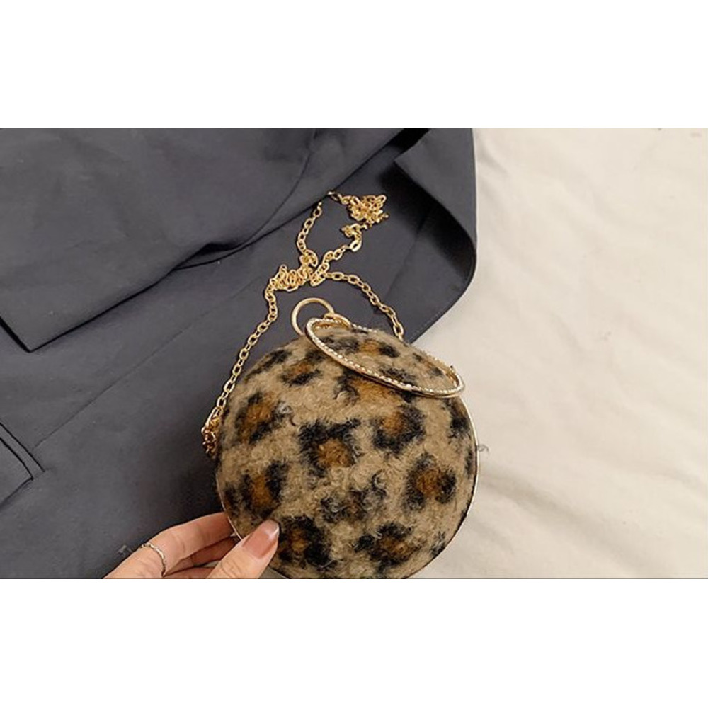 Small Round Leopard Print Crossbody Bag With Diamond Chain Handle_voghion.com