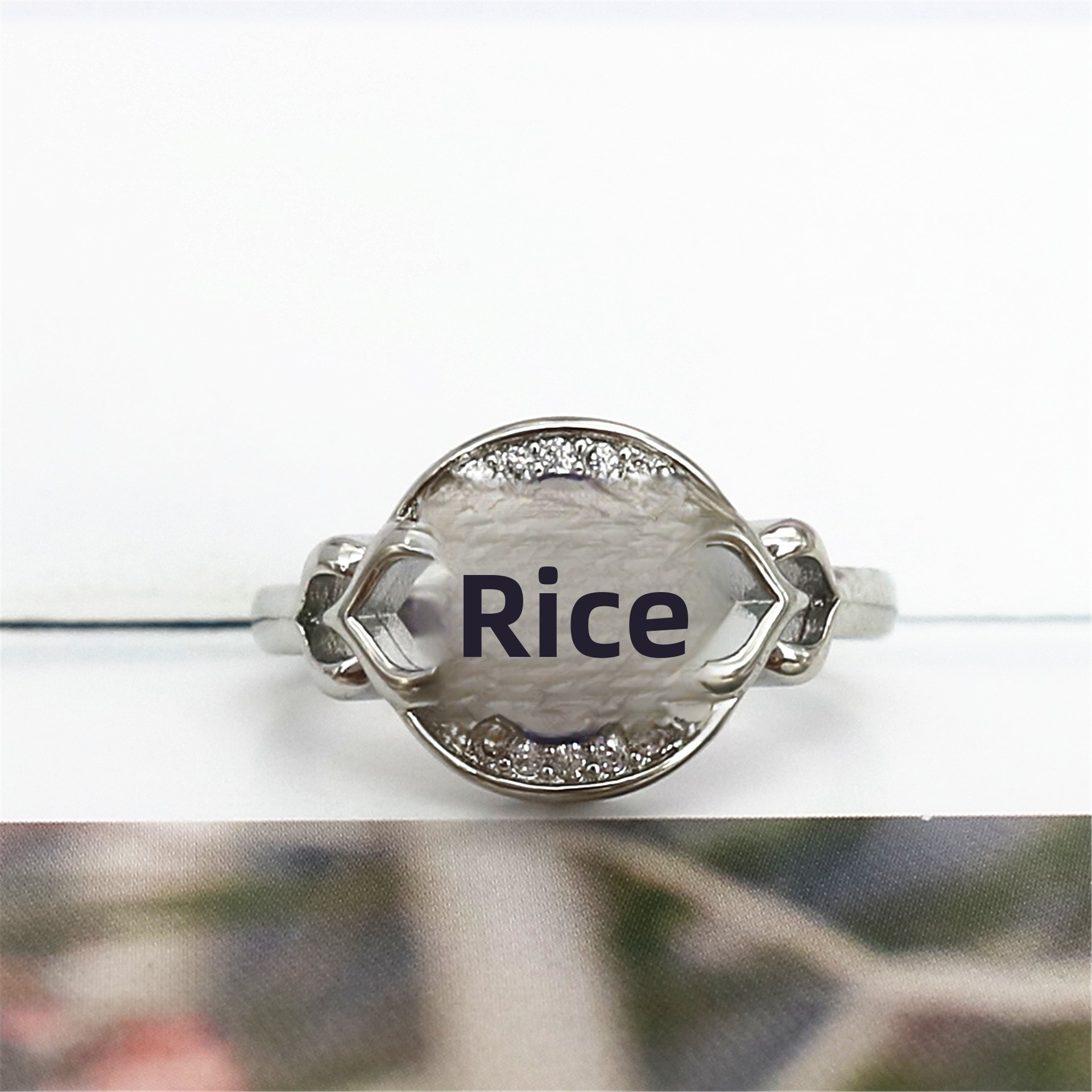 Designer ring voor dames met paarse amethist en zirkonia_voghion.com