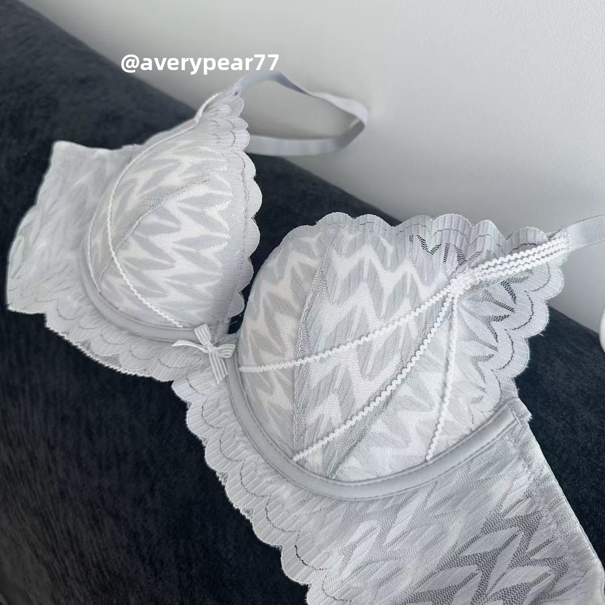 Sutiã estilo francês Pure Desire com renda sexy para mulheres com seios pequenos, modelo push-up, sem aro, com modelagem lateral e efeito anti-flacidez._voghion.com