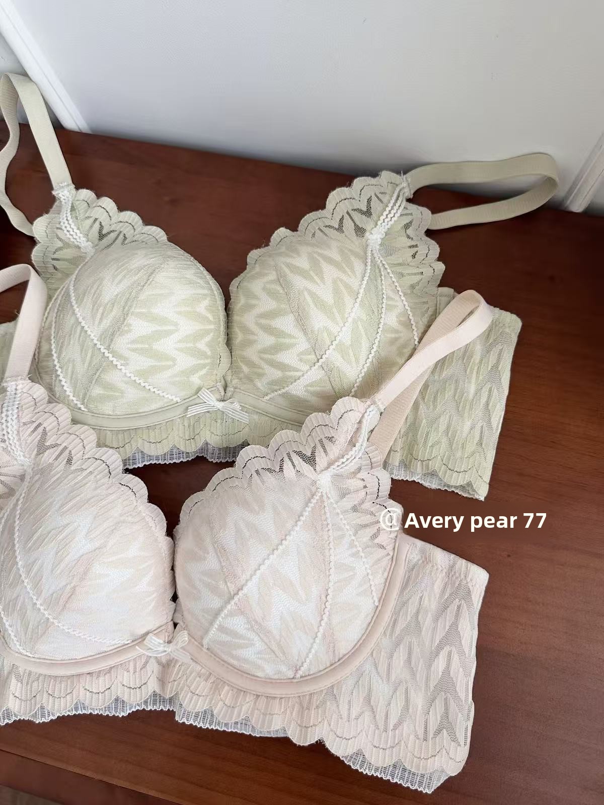 Conjunto de soutien push-up e cueca em renda para mulheres_voghion.com
