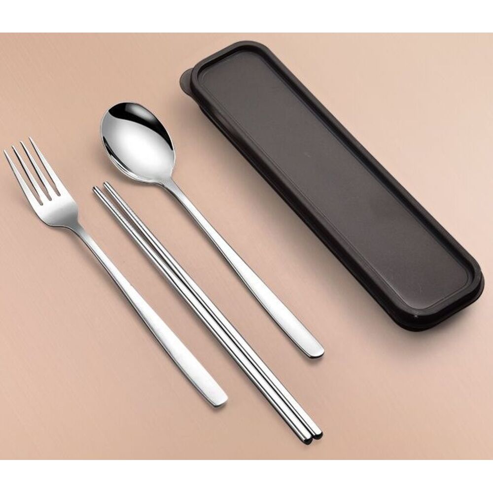 Handige roestvrijstalen set: eetstokjes, lepel en vork. Driedelige studentenkantineset met apart bestek._voghion.com