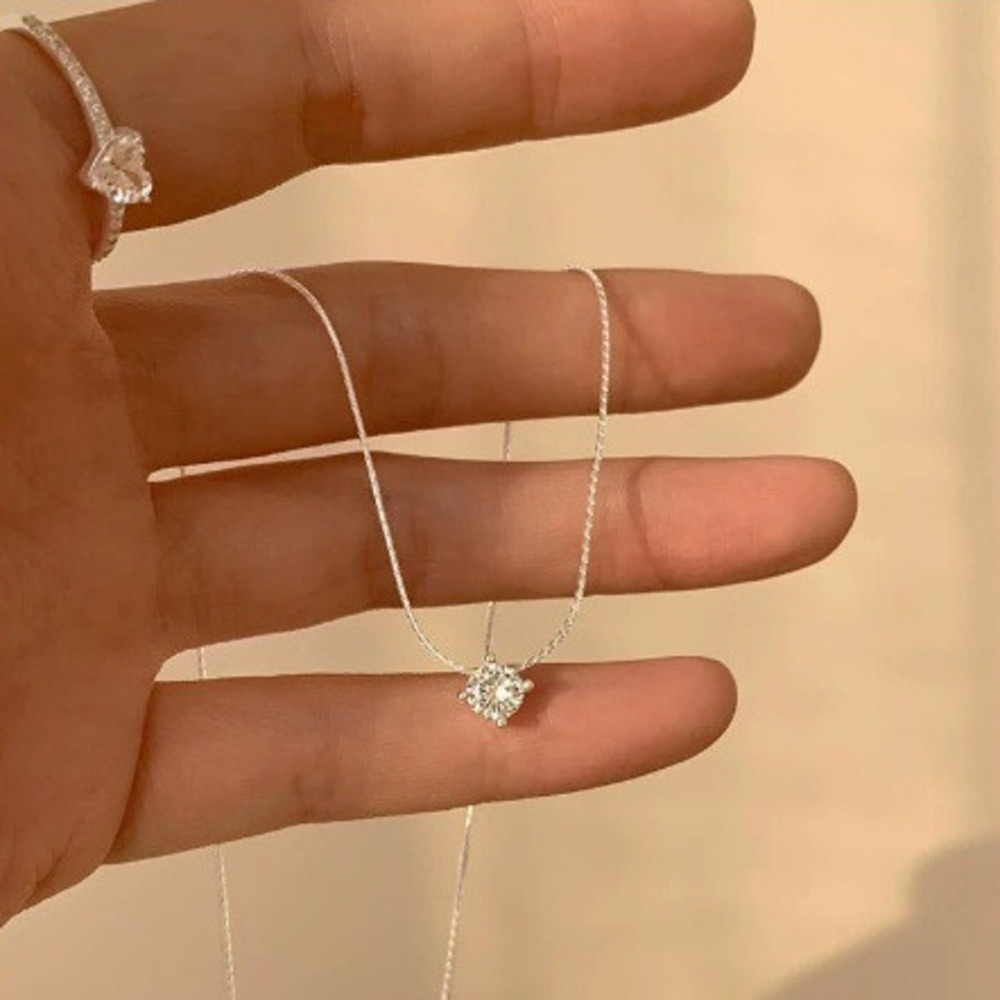Four-pronged Solitaire Diamond Necklace Sterling Silver Luxury_voghion.com