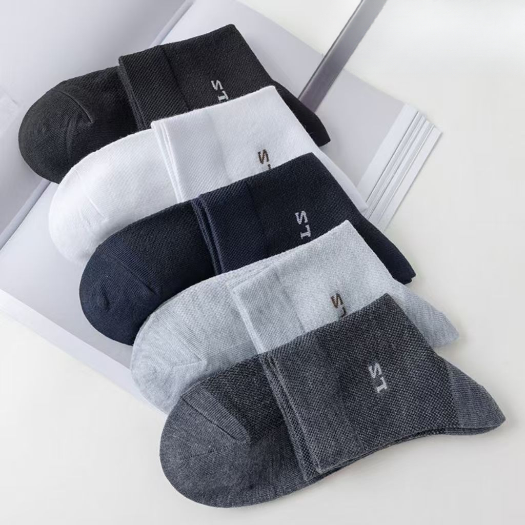 2025 Summer Mesh Korean Fashionable Mid-Calf Breathable Casual Versatile Business Sports Style Solid Color Thin Socks_voghion.com