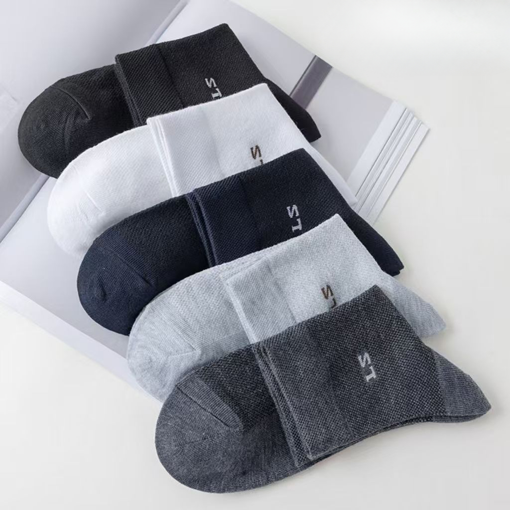 2025 Summer Mesh Korean Fashionable Mid-Calf Breathable Casual Versatile Business Sports Style Solid Color Thin Socks_voghion.com