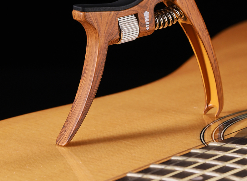 Capotraste universal para violão folk clássico e elétrico_voghion.com